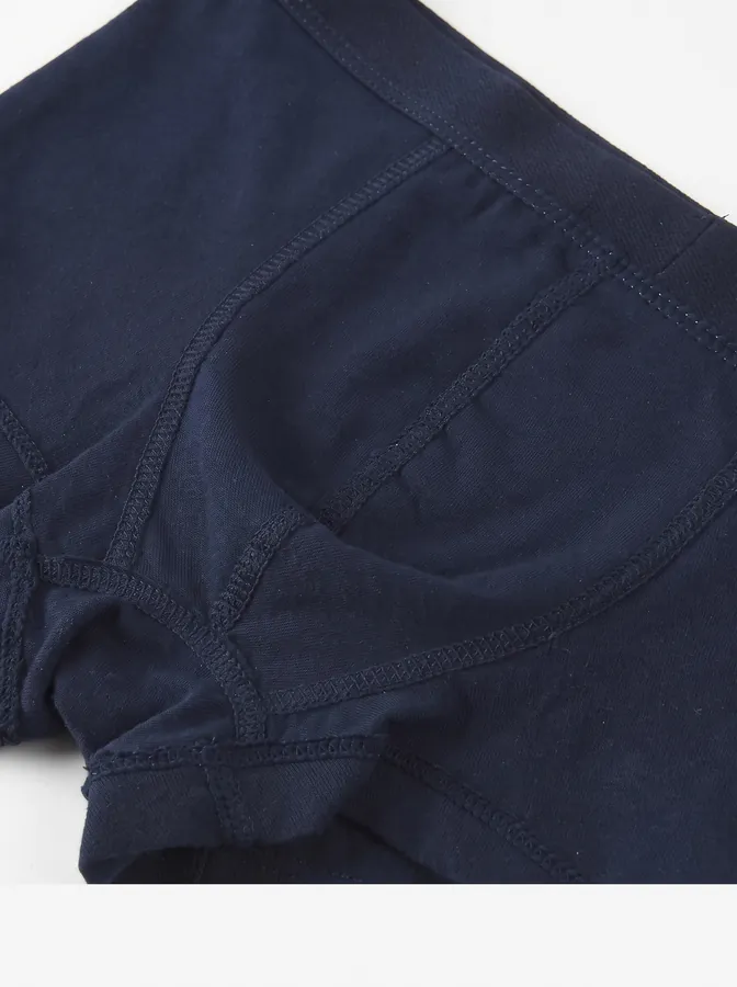 Détail du coton d’un boxer bleu nuit
