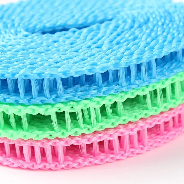 Les trois tresses bleu, vert et rose empilées