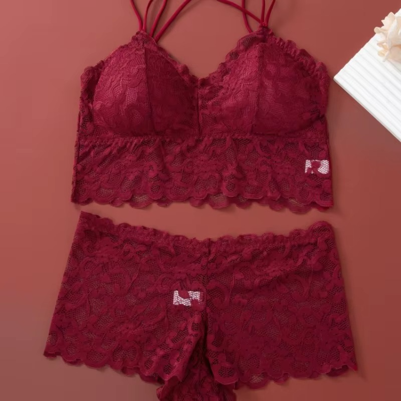 Ensemble en dentelle rouge bordeaux, haut et culotte
